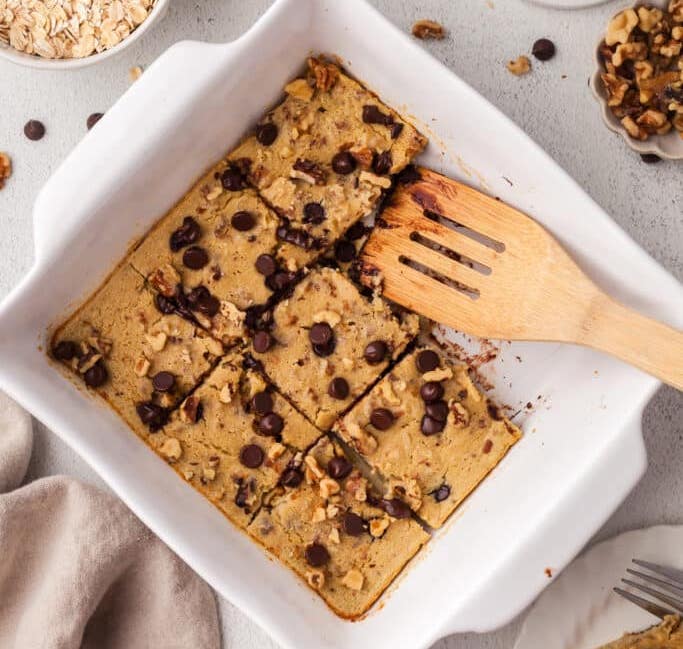 chocolate chip high protein baked oats